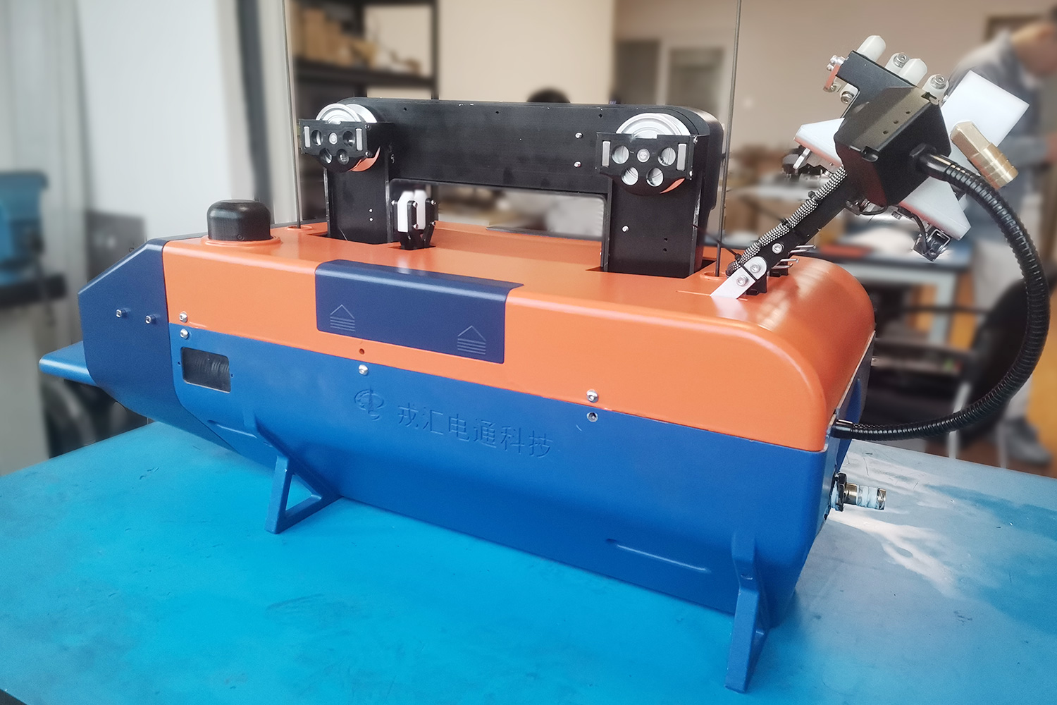 带电涂覆机器人-戎汇电通科技