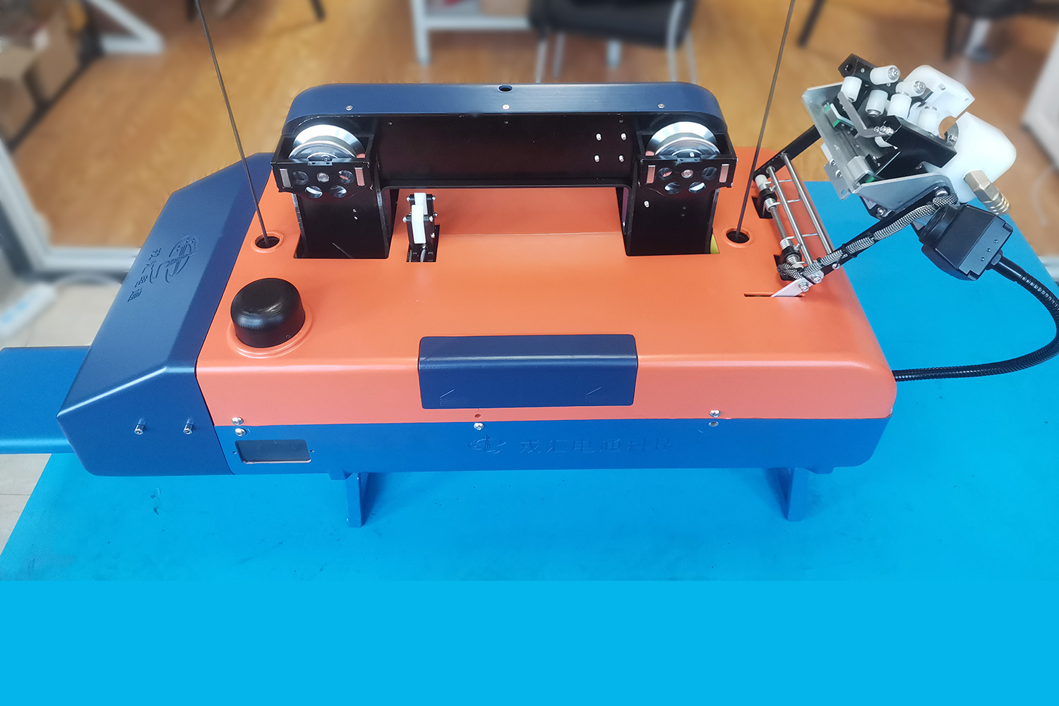 带电涂覆机器人-戎汇电通科技