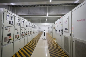 戈壁滩上的移动机器人，被新华社报道了