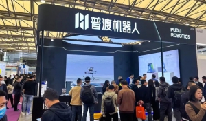 引领智慧酒店新动向！普渡机器人“闪电匣”闪耀“上海国际酒店及商业空间博览会”