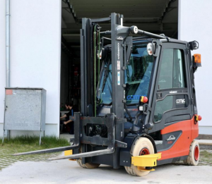 改装的林德5G远程遥控电动叉车将亮相2023年德国汉诺威工业博览会