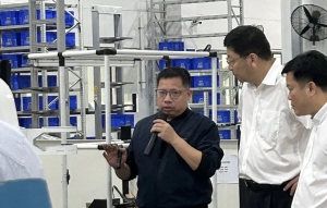 佛山市市长白涛一行到嘉腾调研