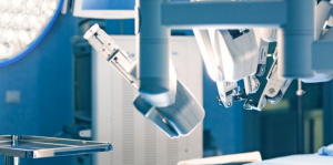 对于下一代手术机器人，尽量减少机器人关节的轴向长度