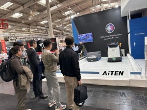 海豚之星在汉诺威秀“肌肉”