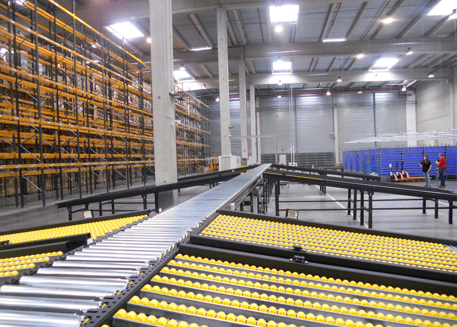 电子商务配送中心分拣系统_中国AGV网(www.chinaagv.com) 电子商务配送中心分拣系统_中国AGV网(www.chinaagv.com)