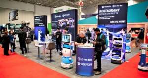 擎朗智能机器人亮相加拿大餐饮展RC Show