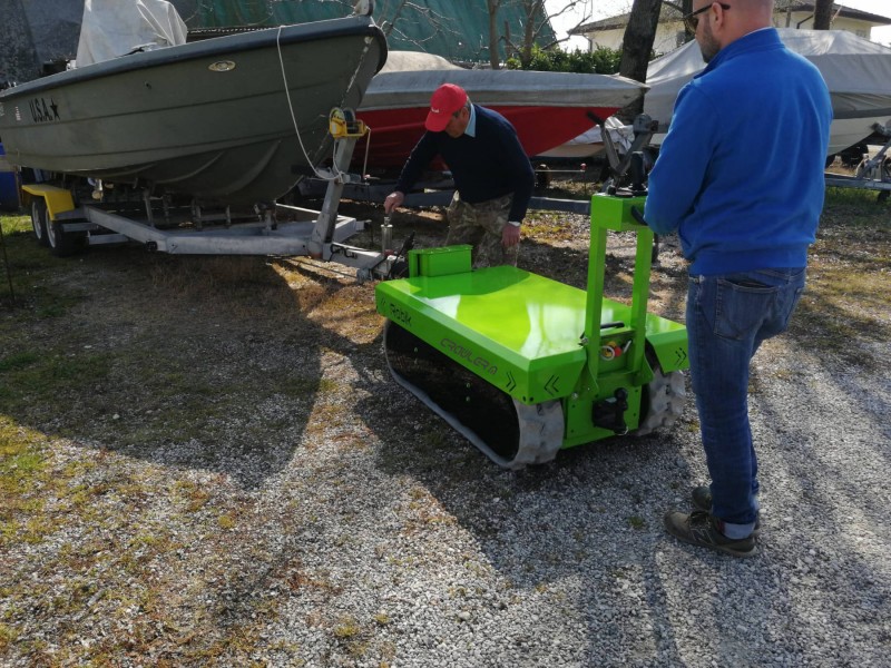 机器人爬行者 M