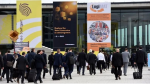 《中国AGV网评论》：移动机器人市场火爆和内卷的表象，让人会想起2008年前的叉车行业