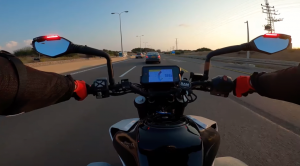以色列公司开发安装在摩托车上的摄像头扫描周围环境以确保骑手的安全