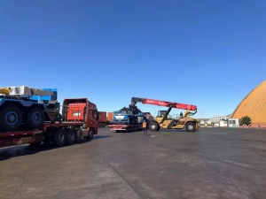 振华重工最后一批6台AGV项目发运蒙古国