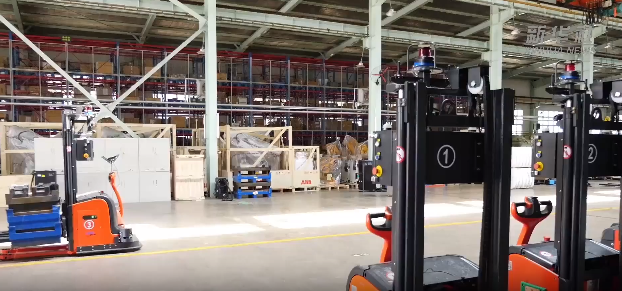 “机器人+”为商贸物流产业插上智慧翅膀