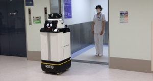 日本企业测试自主移动机器人在医院进行送货工作，可在电梯内和人共乘