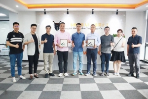 重磅 | 香港立法会议员访木蚁，硬科技助力物流智能化