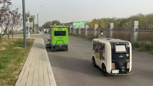 后勤服务新模式，机器人员工上岗啦~~