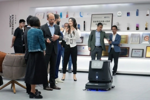 世界知识产权组织WIPO和深圳市监局领导走进普渡科技，共话企业发展与创新