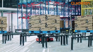 使用快仓机器人的宠食智能工厂，20人掌控每天200吨发货