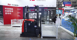 三层料笼堆叠，未来机器人VNP15无人叉车闪耀2023世界智能制造大会#展会活动