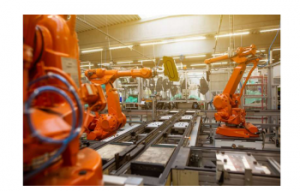 机器人正在成为工厂车间的人类助手