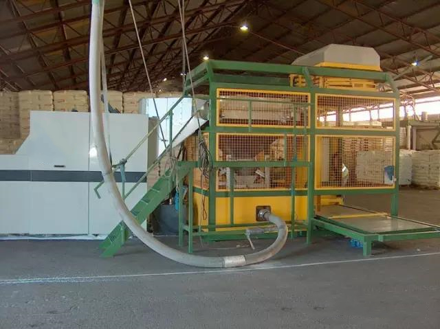 小袋倒袋站_中国AGV网(www.chinaagv.com) 小袋倒袋站_中国AGV网(www.chinaagv.com)