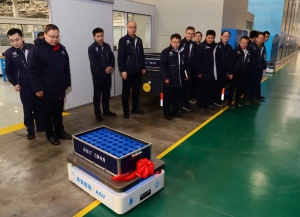 航空工业庆安自助研制的AGV智能导向物流车取得圆满成功