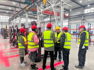 淮安市市工信局与淮安移动一行莅临众仓机器人考察指导