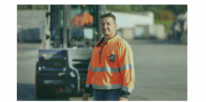 1.25 米！行人和叉车之间的安全距离！