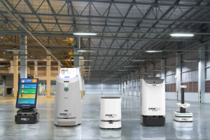 越凡创新引领服务机器人技术创新，共同制定两项团体标准