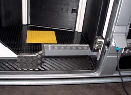  乘用车安全防夹触边