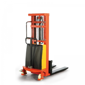 诺力 SPN 1/1.5吨半电动托盘堆垛车