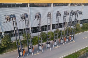 客户案例|卓一双伸位叉车批量赋能海外汽配工厂，实现高效密集存储