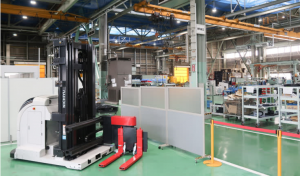 日媒：日本司机短缺刺激仓库创新--中日物流自动叉车竞争白热化