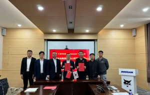 天能工业与斗山山猫叉车(烟台)，战略合作签约！