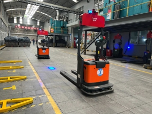 更智能更柔性化，AGV导航方式的创新与演进