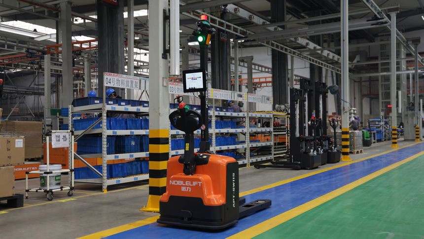 APT-SW115 诺力智能激光导航自动引导车