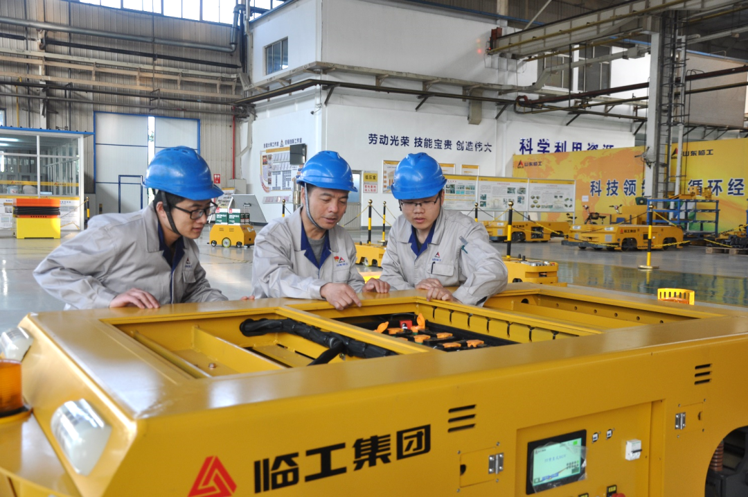 邱峰：引领重载越野AGV创新之路，智造未来物流新篇章