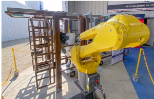 大型农场的奶牛接种疫苗机器人问世