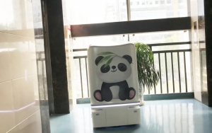 智慧为擎，5台AMR医院物流机器人助力广元市中医医院物资传输“加速跑”
