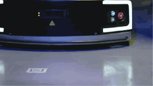 “人找货”→“货到人”！全靠这款来自首都机场临空经济区的机器人