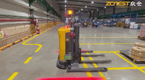 案例丨叉式AGV跨楼层丝滑流转 众仓跑出仓储物流“超级速度”