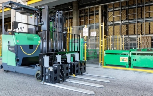 日本首台！四叉式自动驾驶叉车即将投入运营