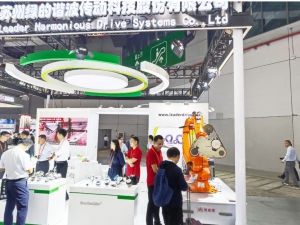 赛威德携移动工业机器人打磨亮相2024中国国际工业博览会