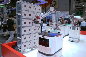 拧紧，护住新能源产业的“心脏”——全新复合机器人移动拧紧工站来了