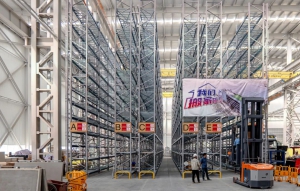 客户案例|卓一VNA人上行三向叉车助力风电装备行业客户高位密集仓储、物流全面提速