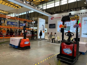 CeMAT展会，科钛机器人极简版CP15与物流版CP20-S受热捧！