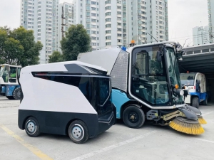 环卫新能源车也有“充电宝”？看这里，虹口新添移动能源机器人！