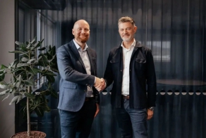 高级自动导引车（AGV）助力超级工厂高风险区域清洁与稀有金属的高效回收