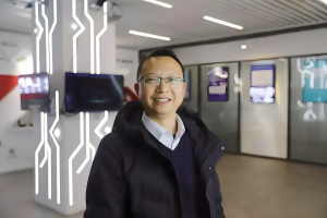 《齐鲁晚报 · 齐鲁壹点》专访迈尔微视总经理郑卫军：给机器人装上了“眼睛”