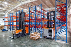 客户案例|卓一VNA窄巷道叉车+1.65m巷道为五金行业高效密集存储赋能！