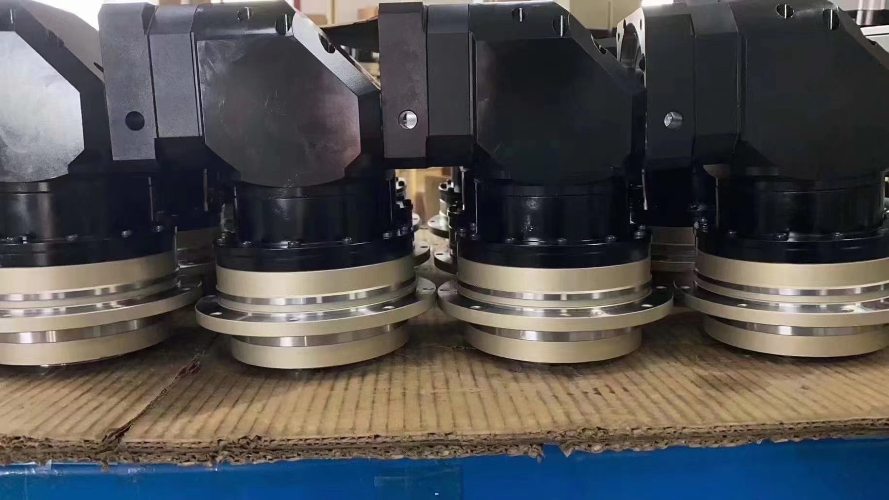 ADR系列转角圆法兰盘式减速机