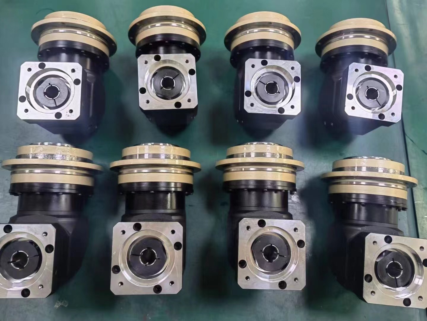 ADR系列转角圆法兰盘式减速机